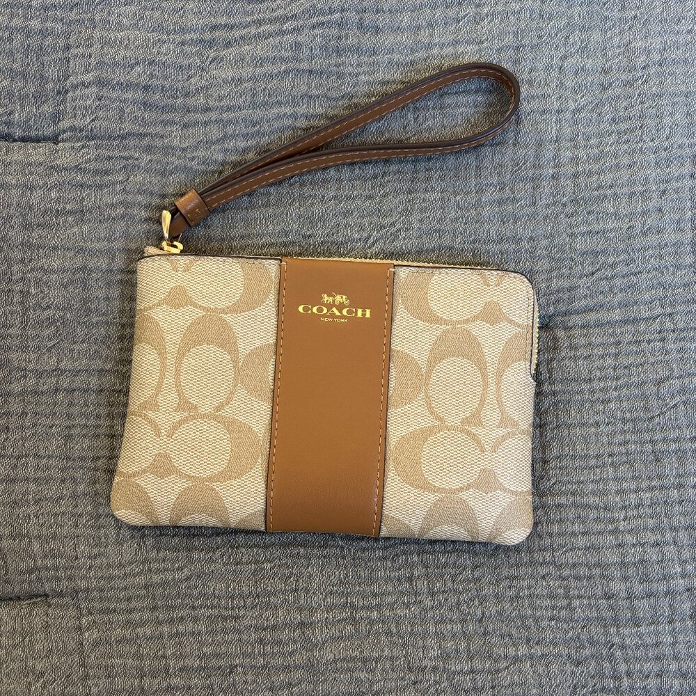 Coach Corner Zip Wristlet